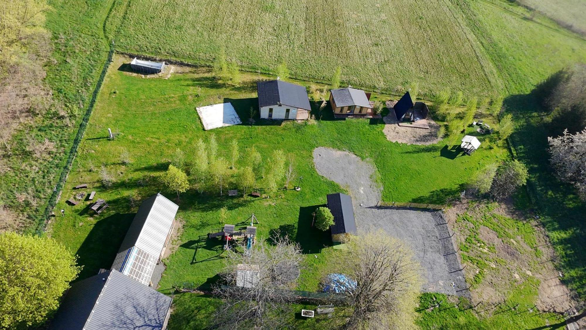 Szalas W Gorach Izerskich, Blisko Swieradow Zdroj I Zamek Czocha, Agroturystyka, Ogrzewanie, Klimatyzacja , Plac Zabaw, Ognisko Z Rusztem I Kijkami, Zywe Zwierzeta, Latem Basen Mirsk 外观 照片